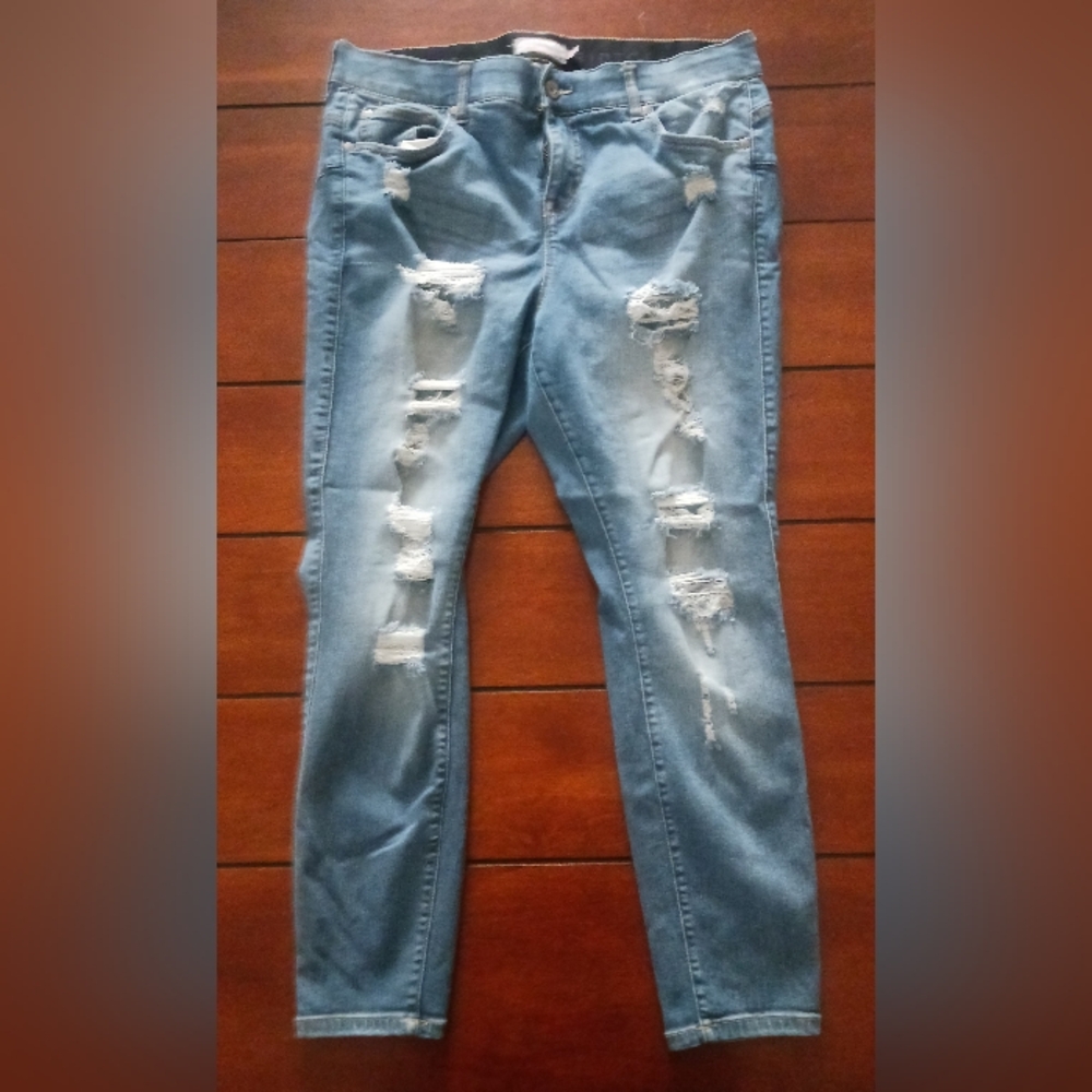 Torrid 16S Distressed Skinny Jeans